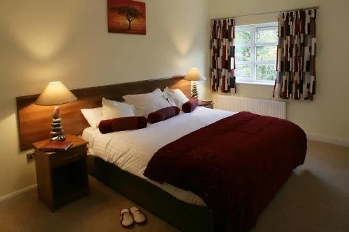 Shannon Oaks & Country Club Apartment